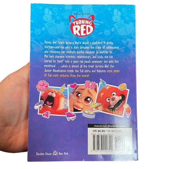 Disney Pixar Turning Red The Junior Novelization 8-page Color Insert Kids Book - Picture 7 of 16